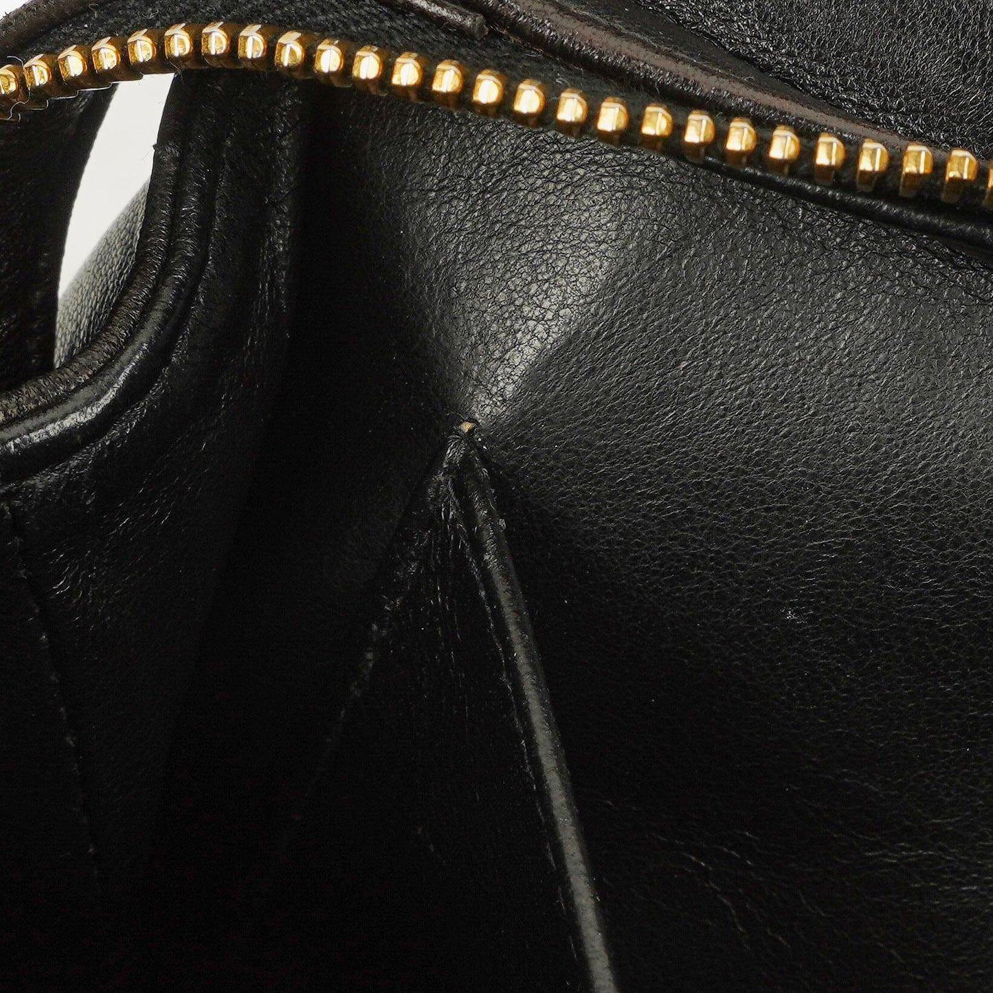 Chanel Schwarze Gestepptes Lammleder Schultertasche