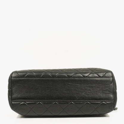 Chanel Schwarze Stepp-Lammleder Schultertasche