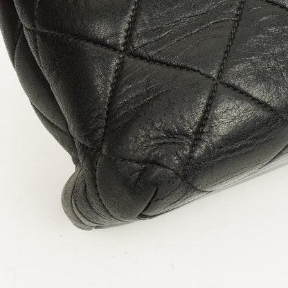 Chanel Schwarze Stepp-Lammleder Schultertasche