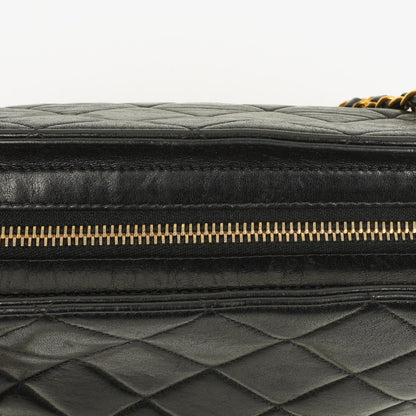 Chanel Schwarze Stepp-Lammleder Schultertasche