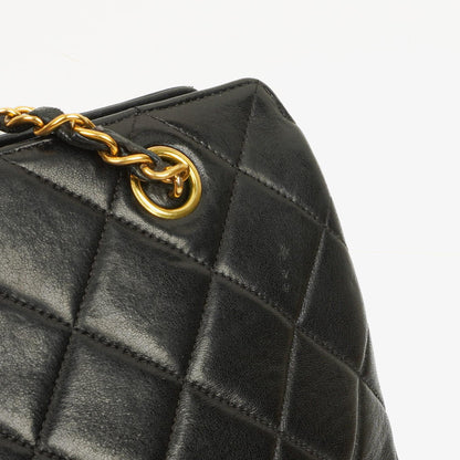 Chanel Schwarze Stepp-Lammleder Schultertasche