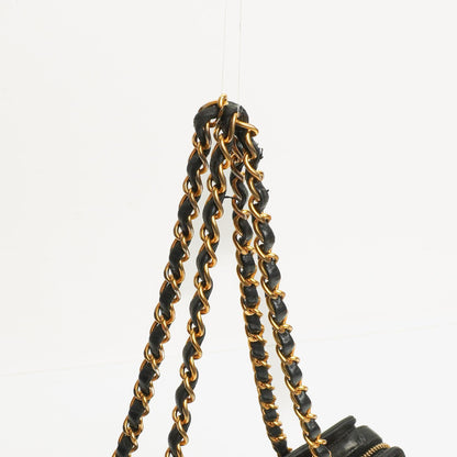 Chanel Schwarze Stepp-Lammleder Schultertasche