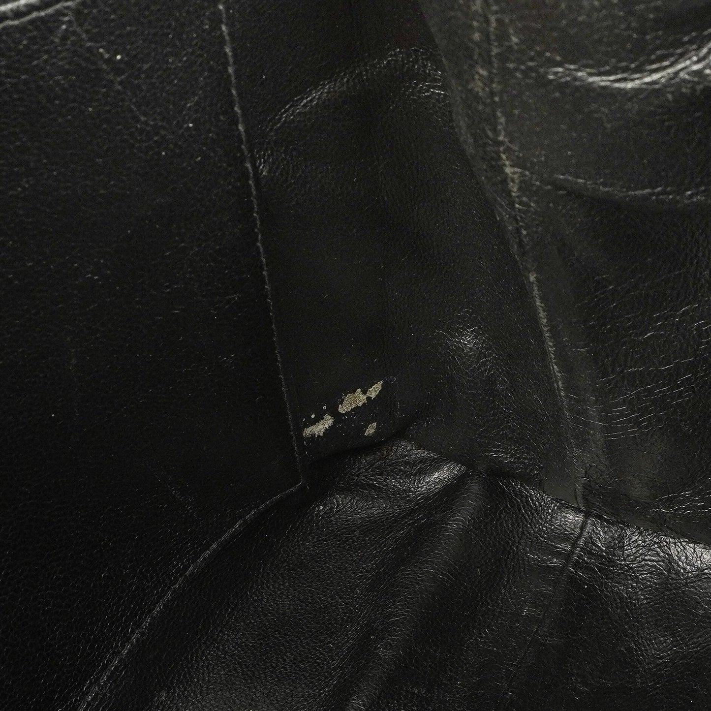 Chanel Schwarze Stepp-Lammleder Schultertasche