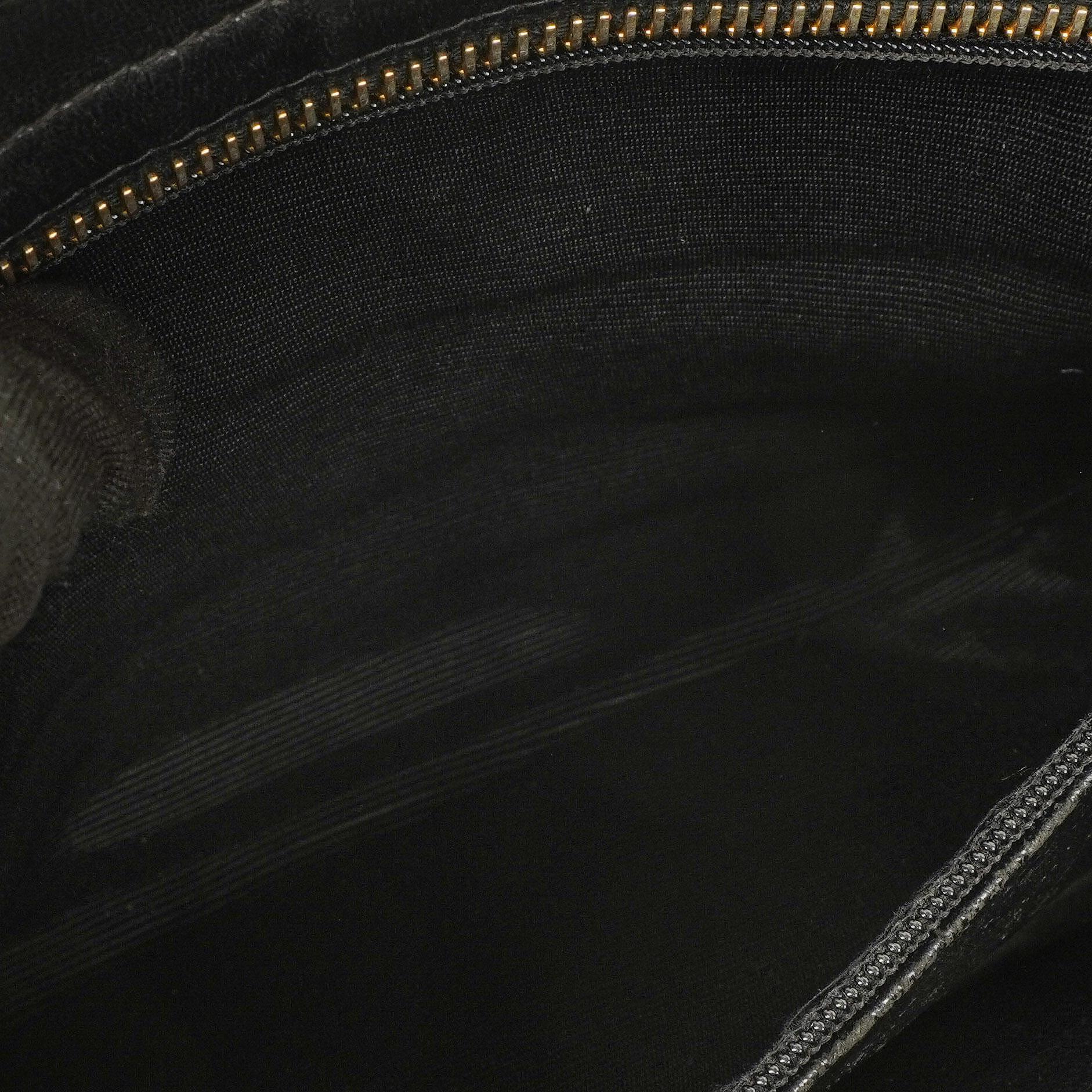 Chanel Schwarze Stepp-Lammleder Schultertasche