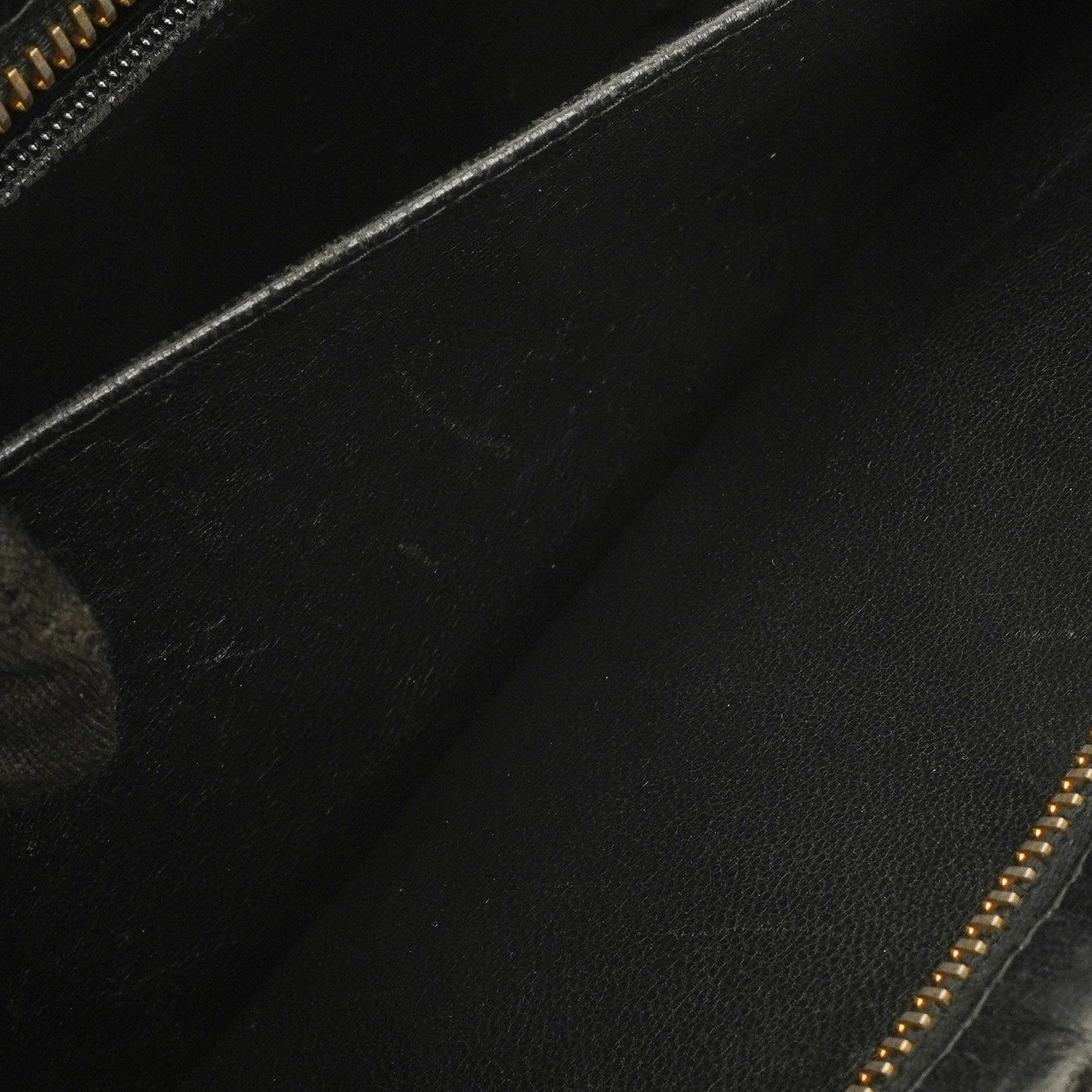 Chanel Schwarze Stepp-Lammleder Schultertasche