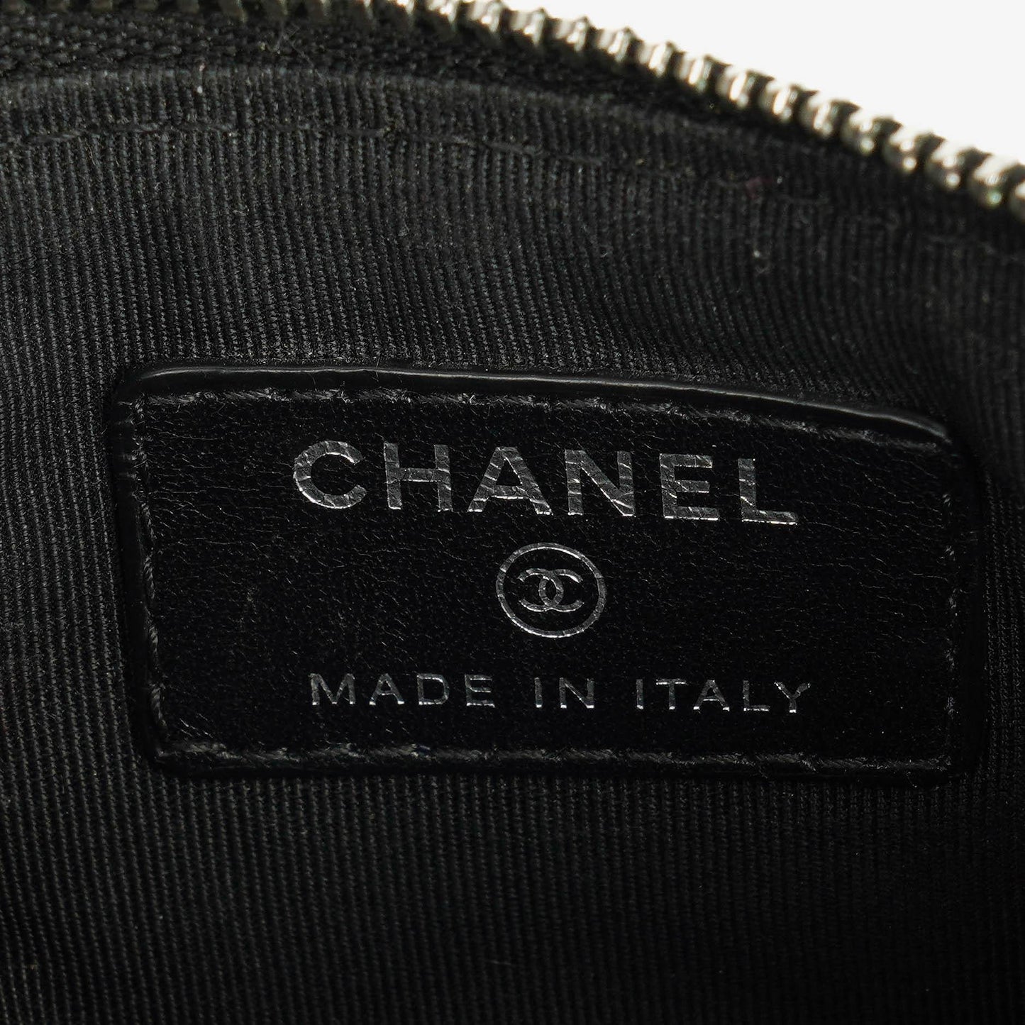 Chanel Kleine Cosmo Kosmetiktasche aus schwarzem gestepptem Lammleder