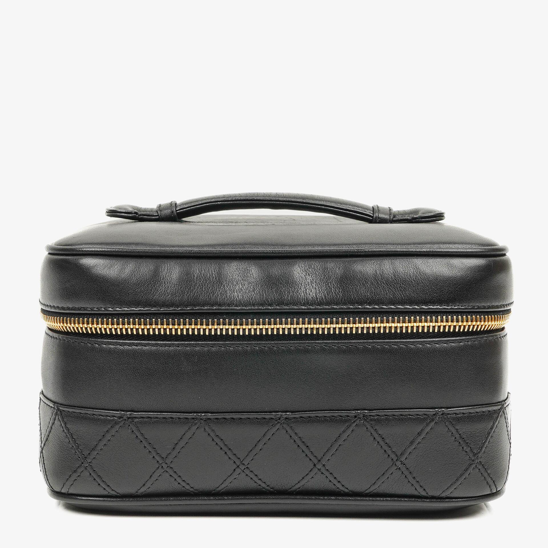 Chanel Timeless Kosmetiktasche Schwarz Lammleder Steppung