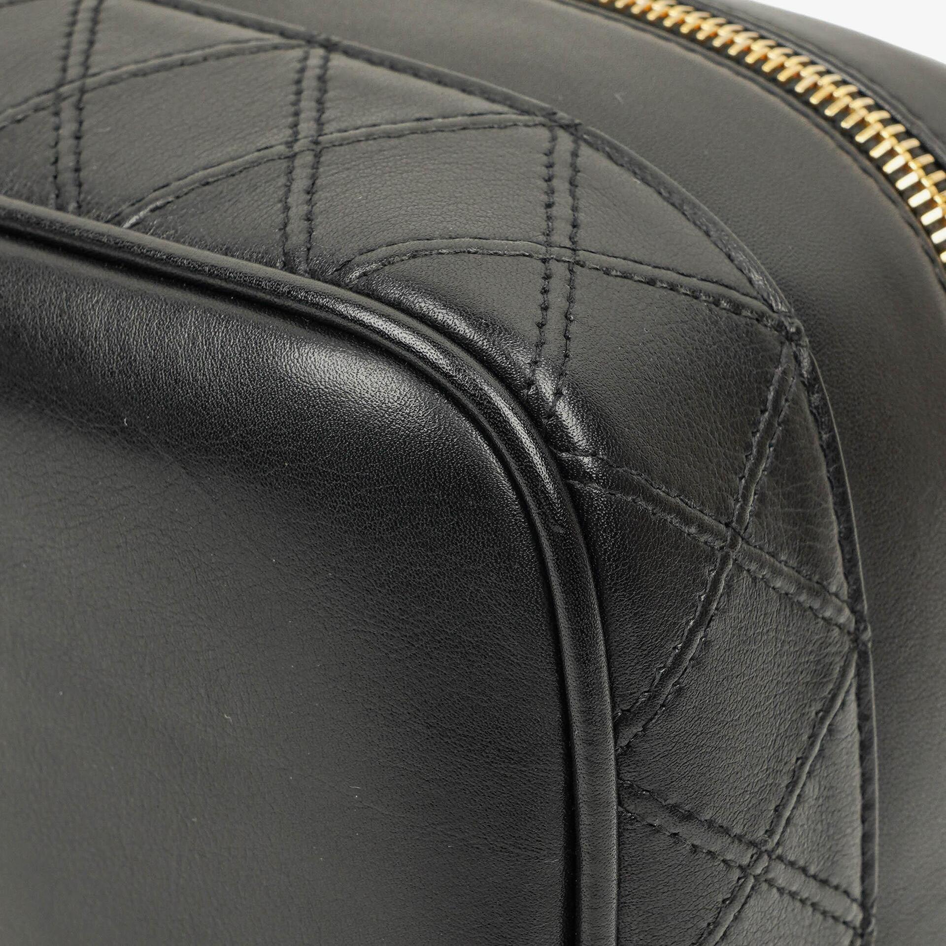 Chanel Timeless Kosmetiktasche Schwarz Lammleder Steppung