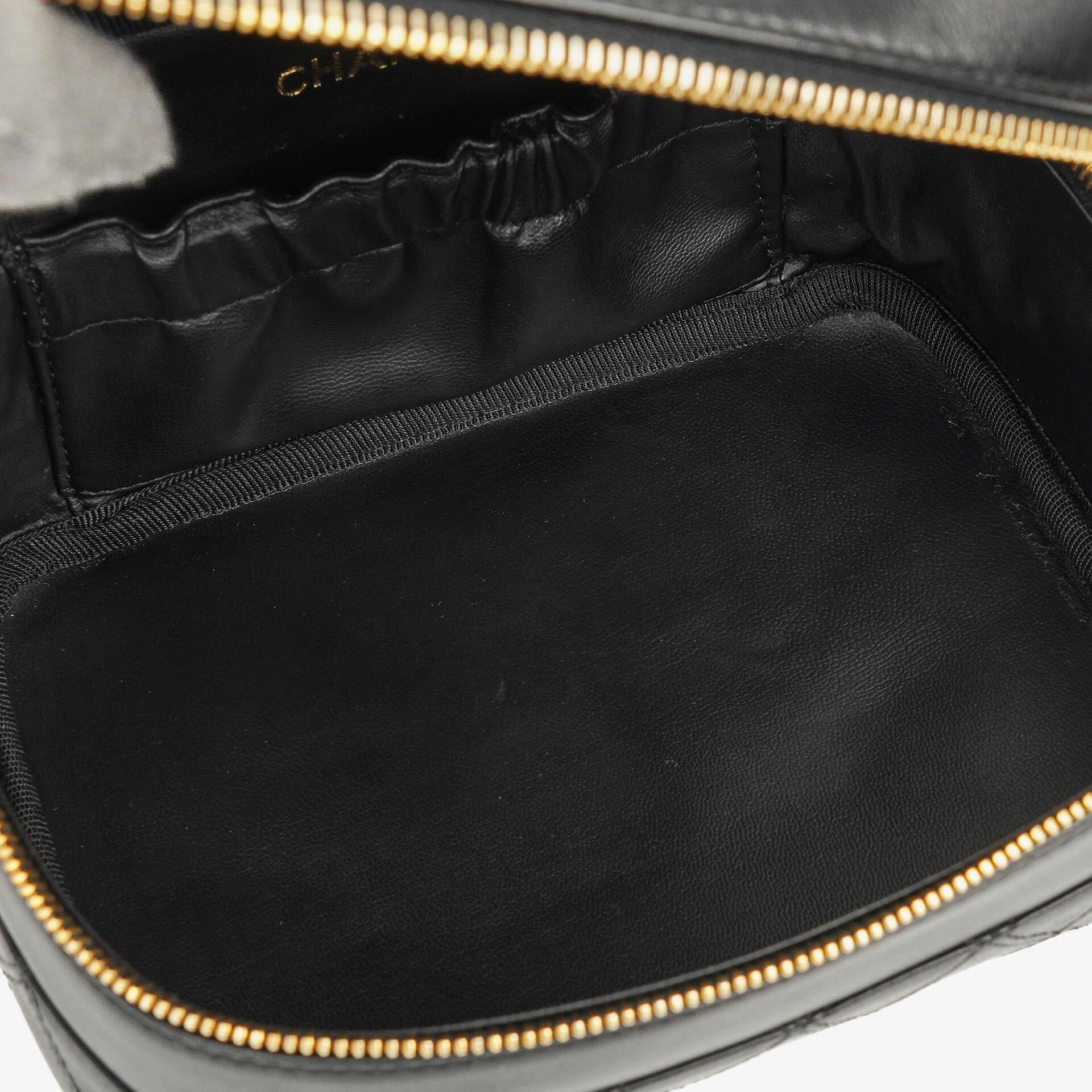 Chanel Timeless Kosmetiktasche Schwarz Lammleder Steppung