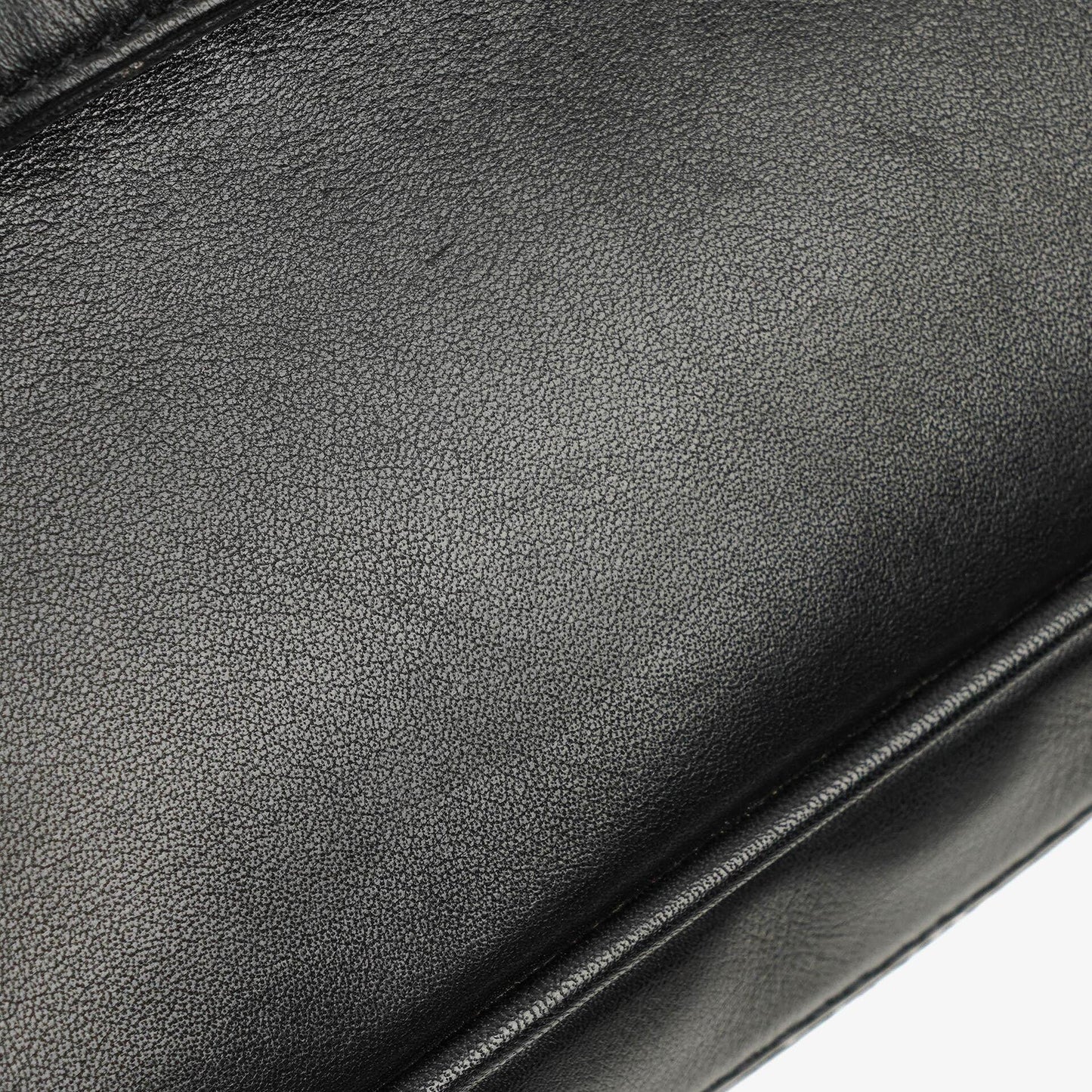 Chanel Timeless Kosmetiktasche Schwarz Lammleder Steppung