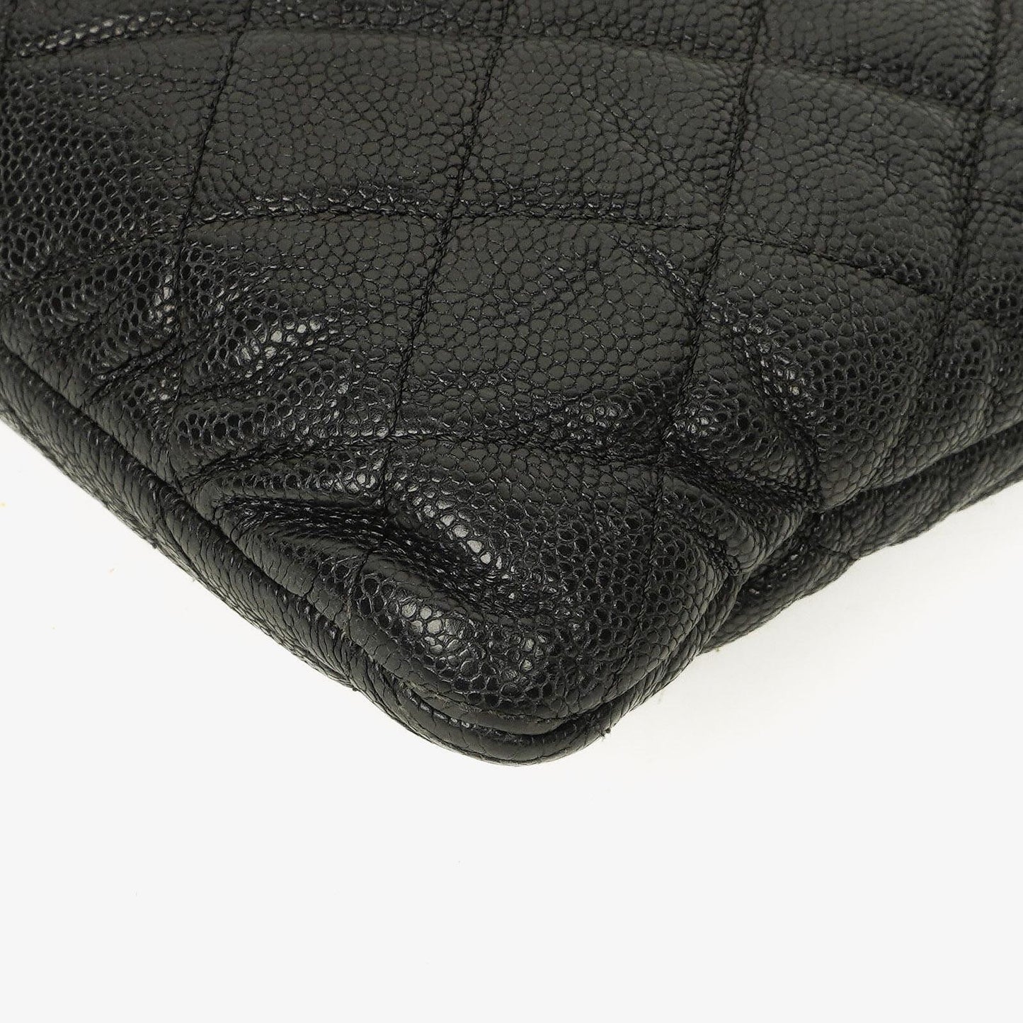 Chanel Boy Medium Clutch aus schwarzem gestepptem Caviar Leder