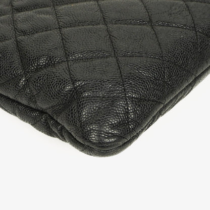 Chanel Boy Medium Clutch aus schwarzem gestepptem Caviar Leder