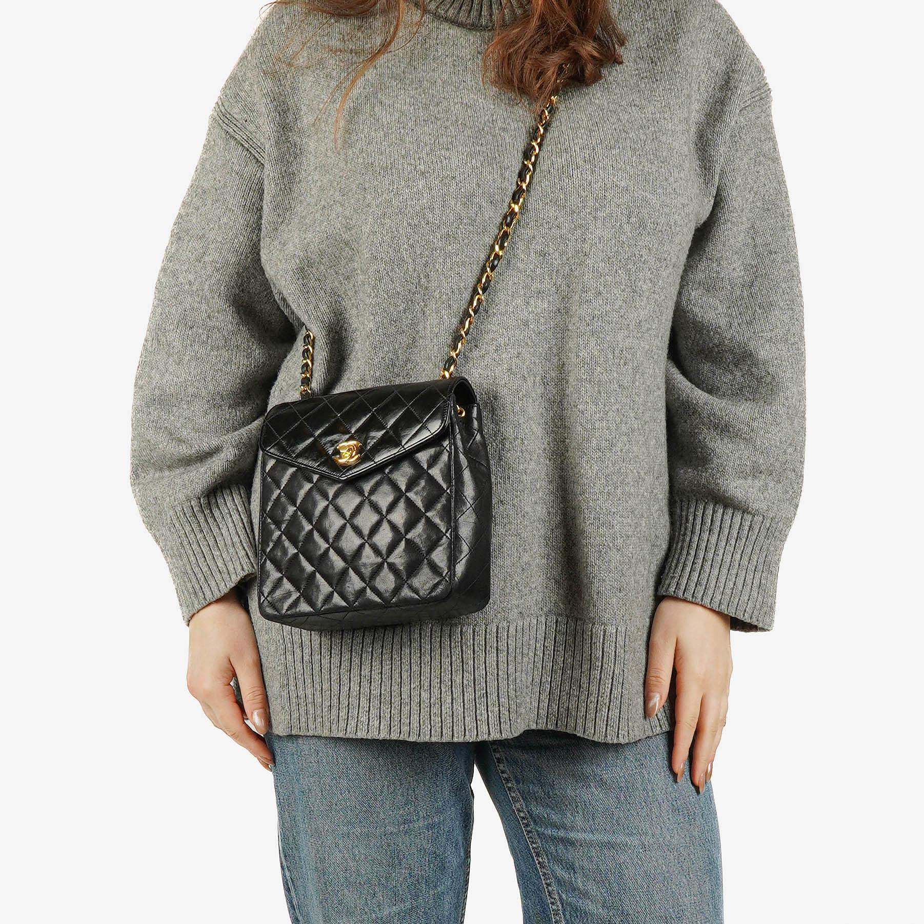 Chanel Square Single Flap Tasche aus schwarzem gestepptem Leder