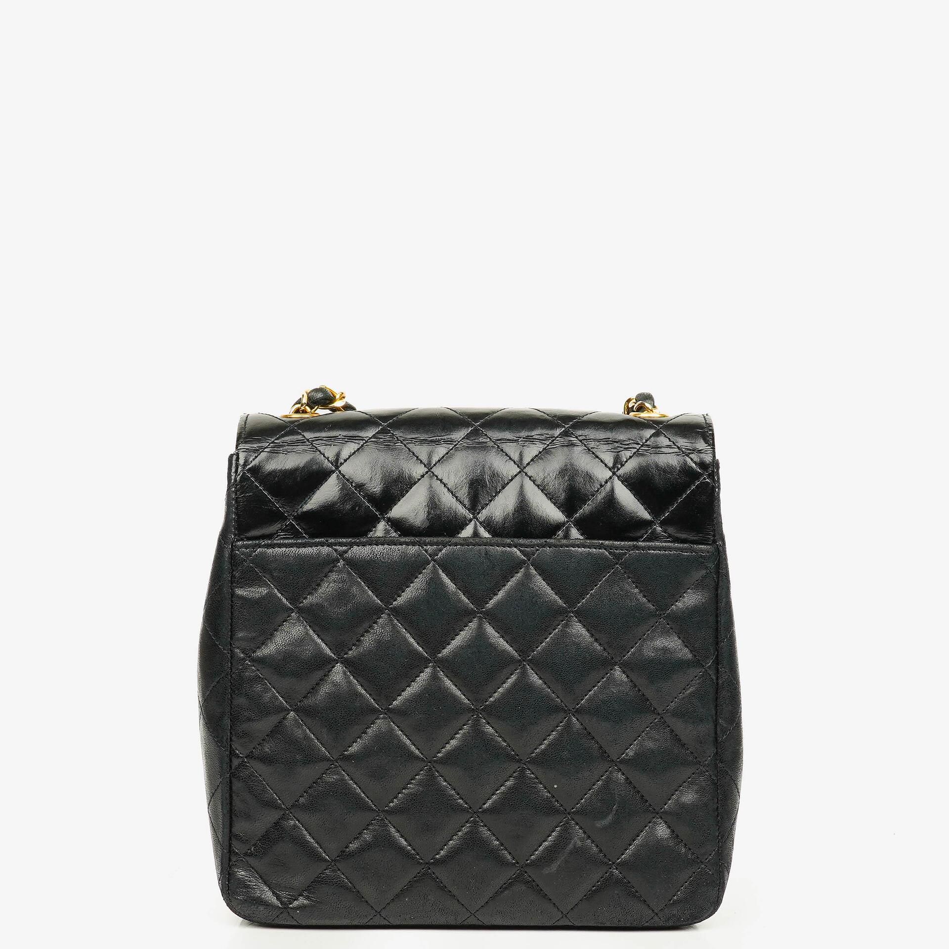 Chanel Square Single Flap Tasche aus schwarzem gestepptem Leder