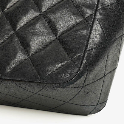 Chanel Square Single Flap Tasche aus schwarzem gestepptem Leder