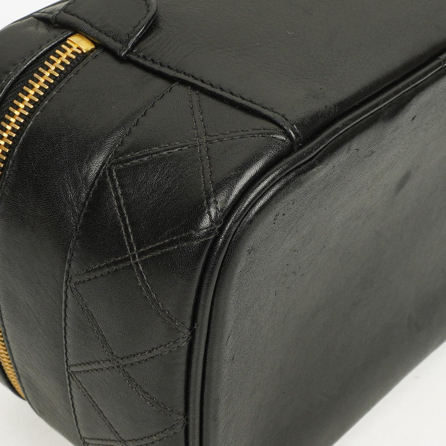 Chanel Vanity Case aus schwarzem gestepptem Leder