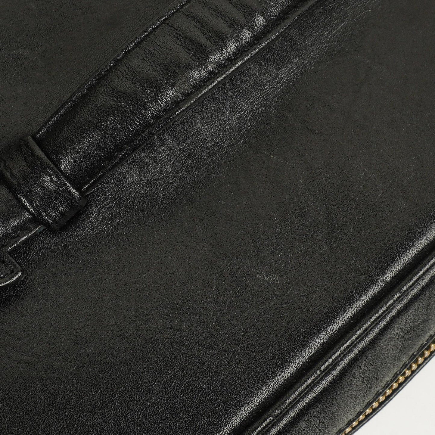 Chanel Vanity Case aus schwarzem gestepptem Leder