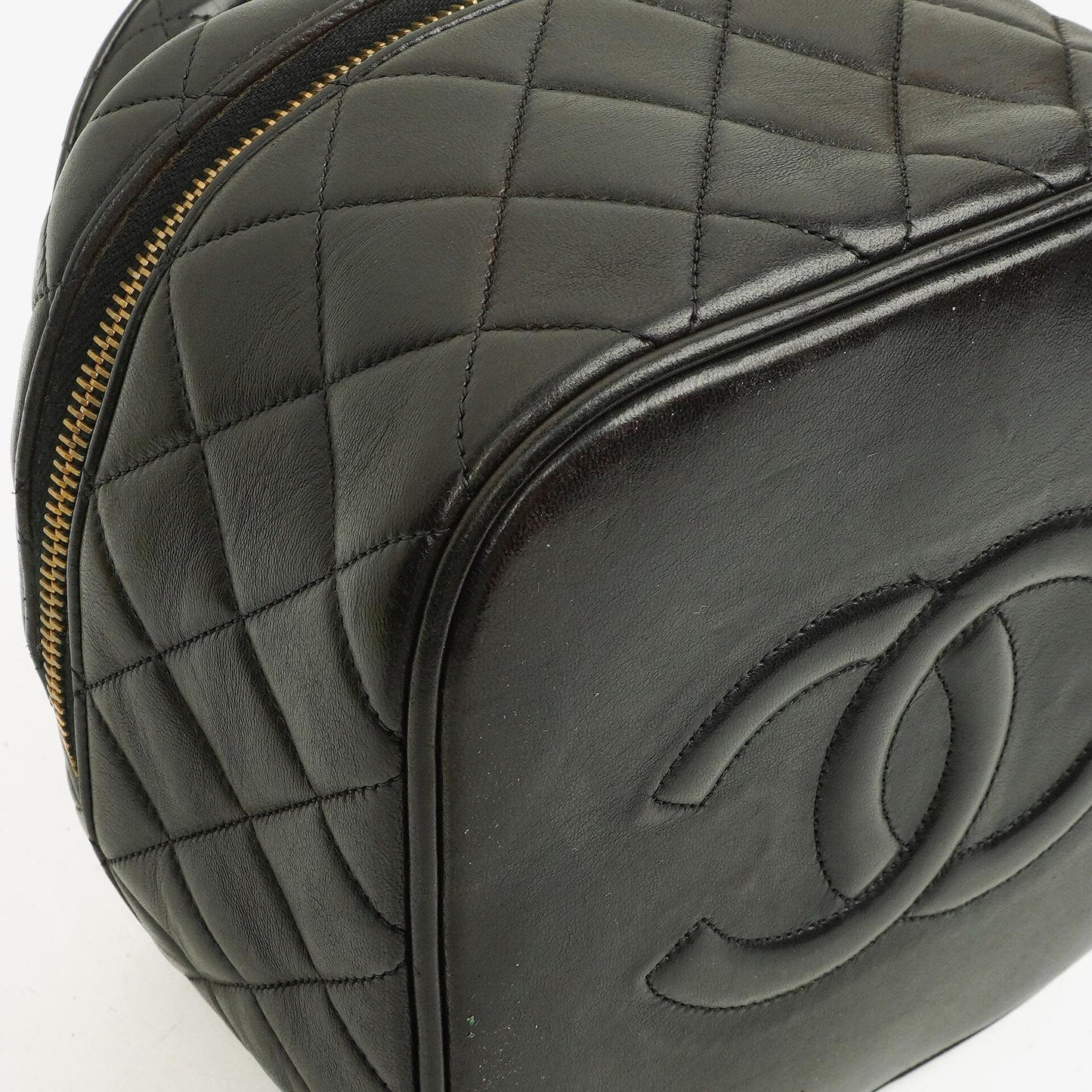 Chanel schwarzer gesteppter Kosmetikkoffer aus Leder