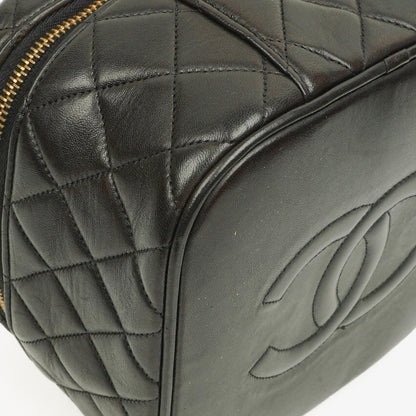 Chanel schwarzer gesteppter Kosmetikkoffer aus Leder