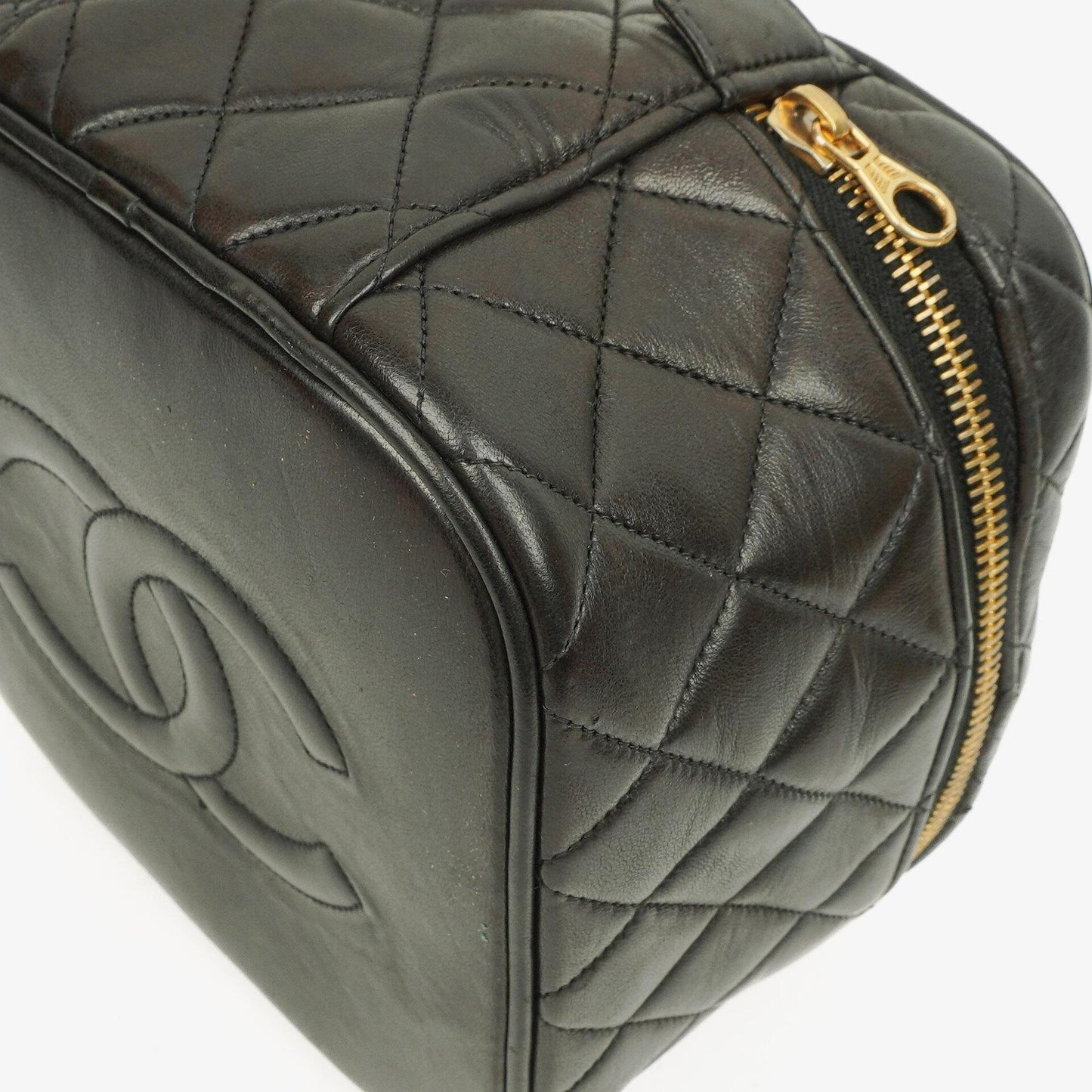Chanel schwarzer gesteppter Kosmetikkoffer aus Leder