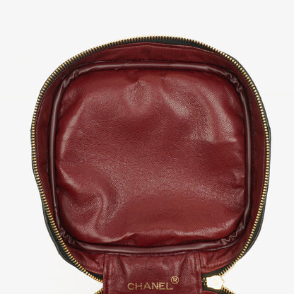Chanel schwarzer gesteppter Kosmetikkoffer aus Leder