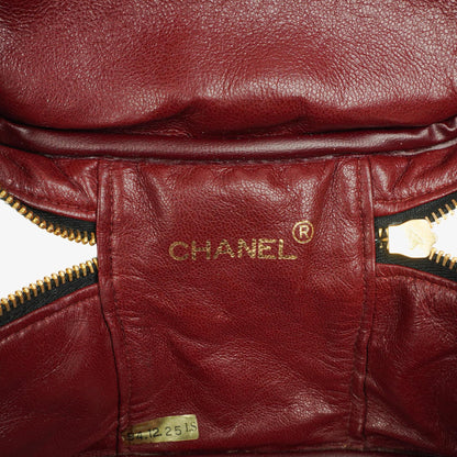 Chanel schwarzer gesteppter Kosmetikkoffer aus Leder