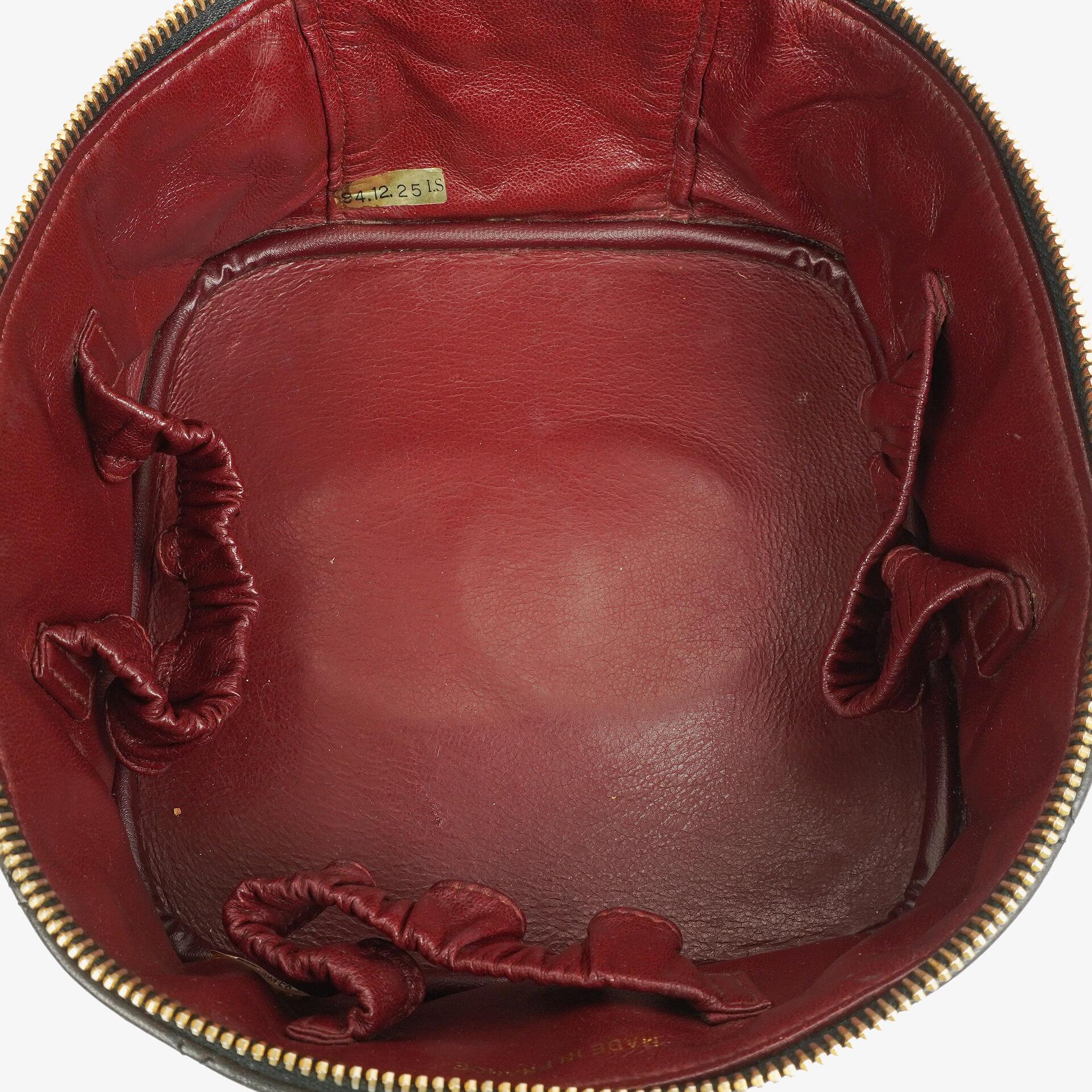Chanel schwarzer gesteppter Kosmetikkoffer aus Leder