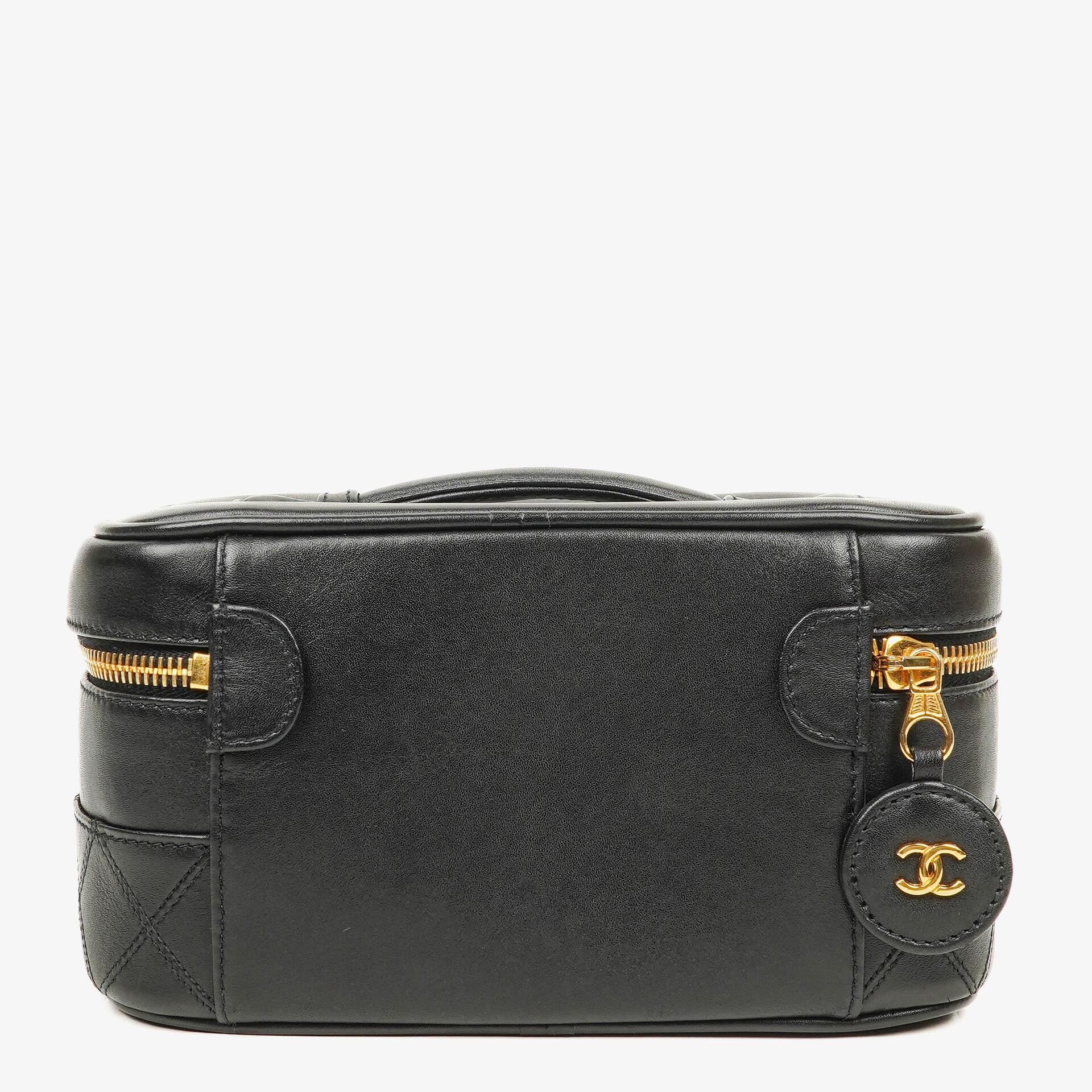 Chanel Vanity Case aus schwarzem gestepptem Leder