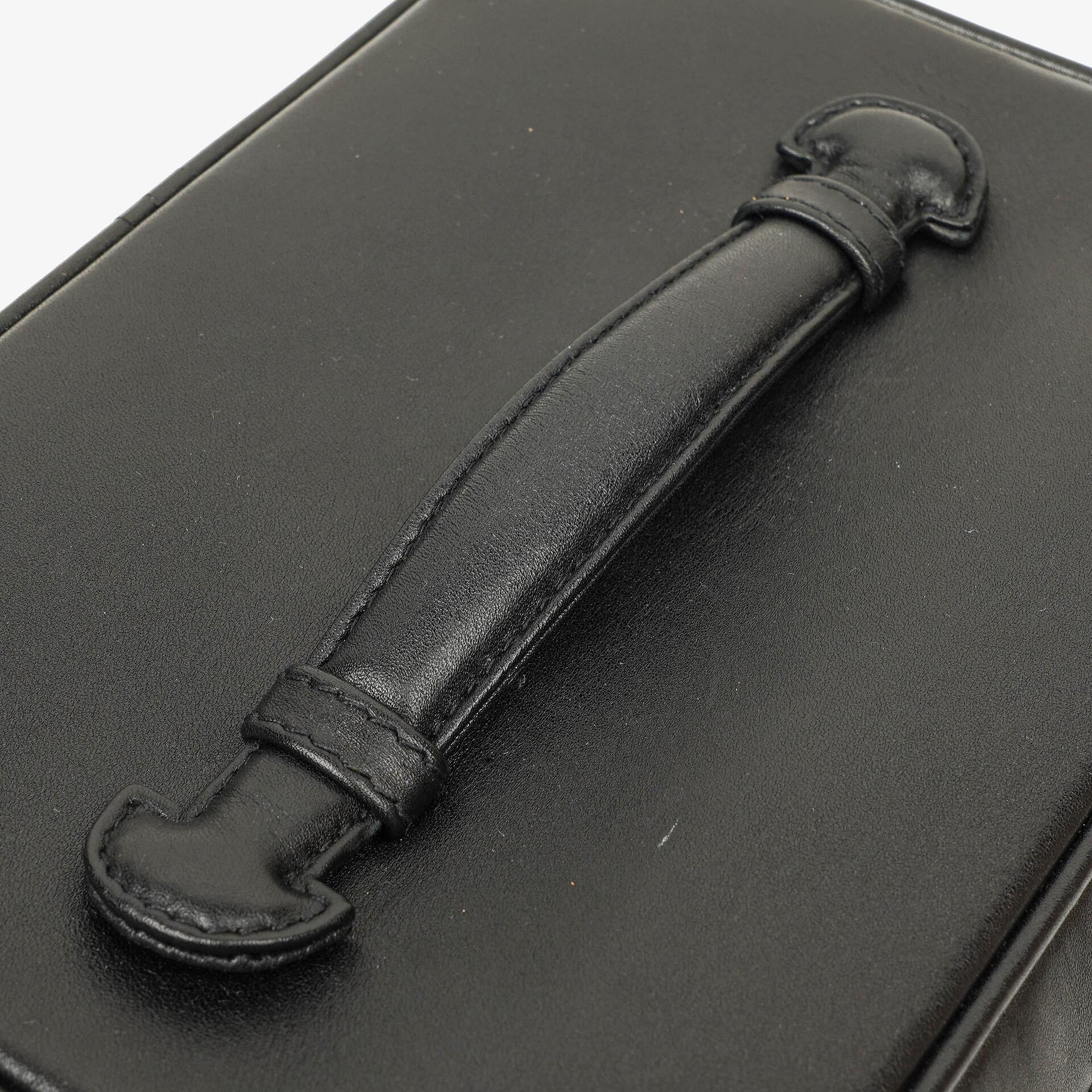 Chanel Vanity Case aus schwarzem gestepptem Leder