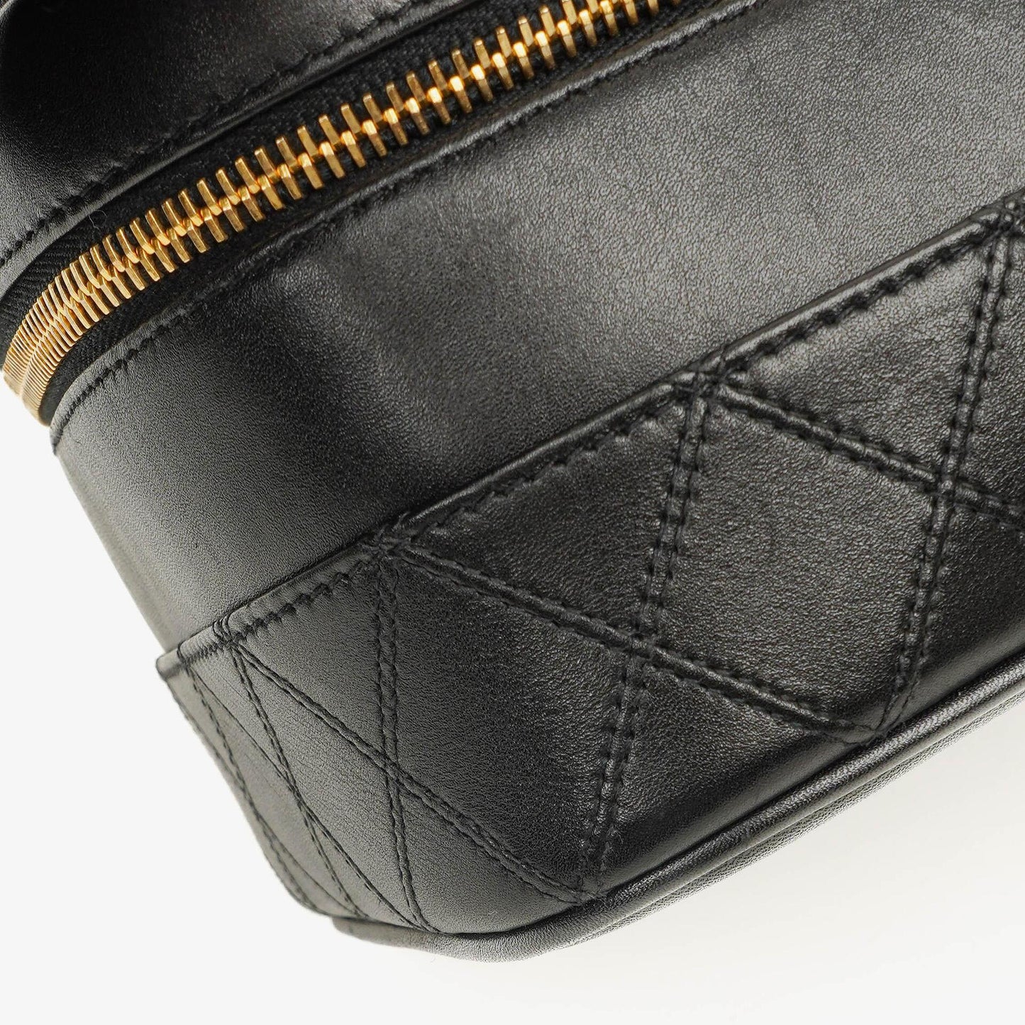 Chanel Vanity Case aus schwarzem gestepptem Leder