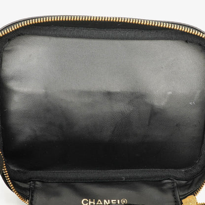 Chanel Vanity Case aus schwarzem gestepptem Leder