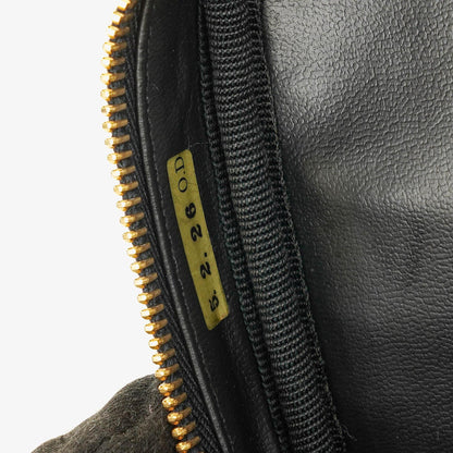 Chanel Vanity Case aus schwarzem gestepptem Leder