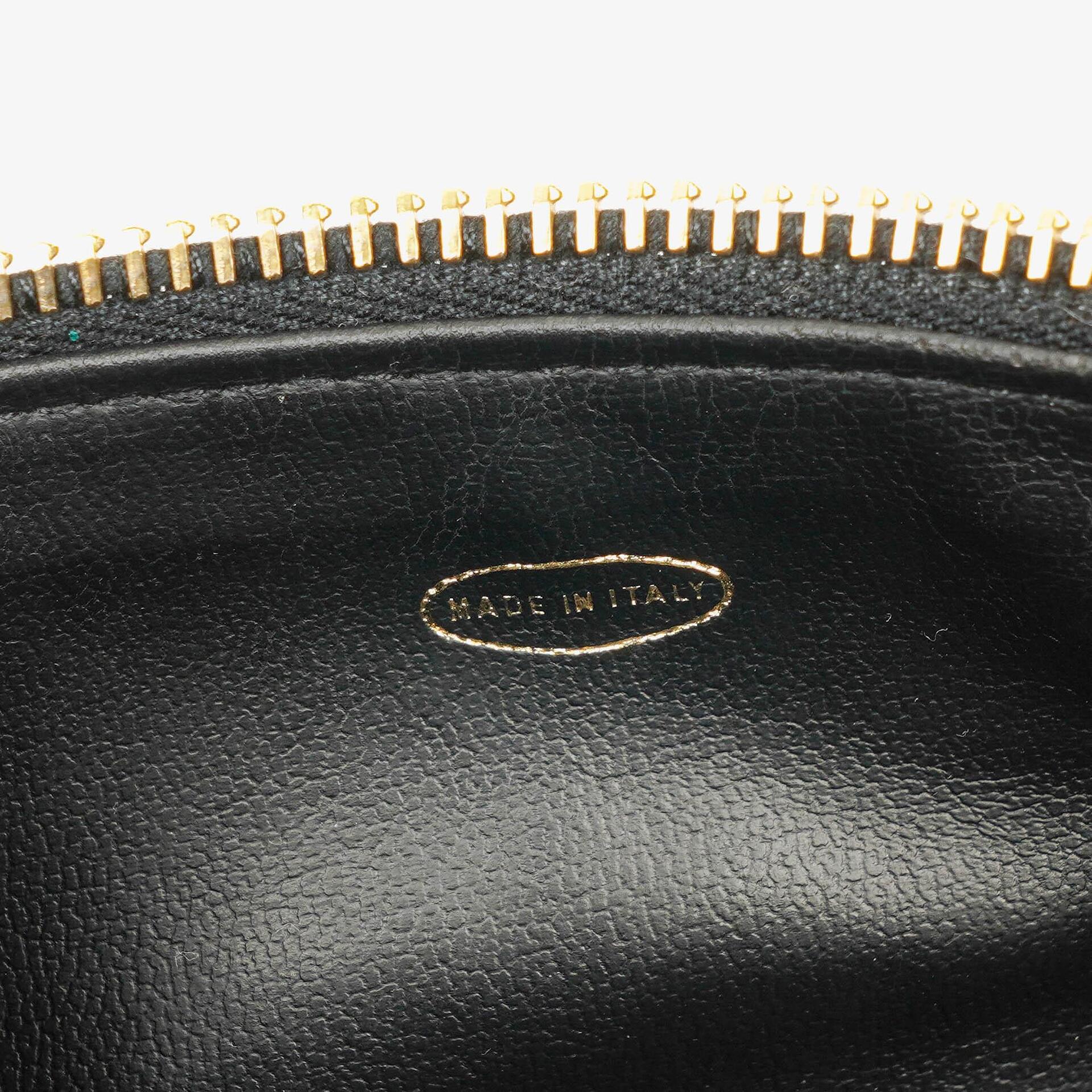 Chanel Vanity Case aus schwarzem gestepptem Leder