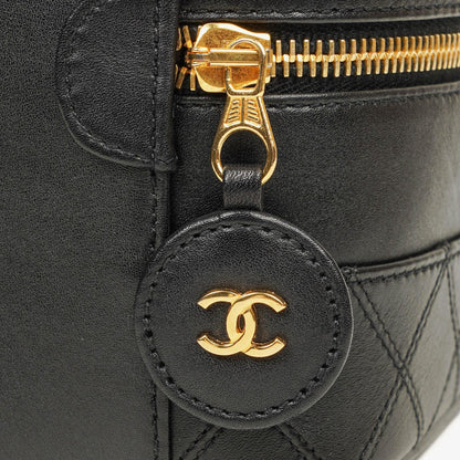Chanel Vanity Case aus schwarzem gestepptem Leder