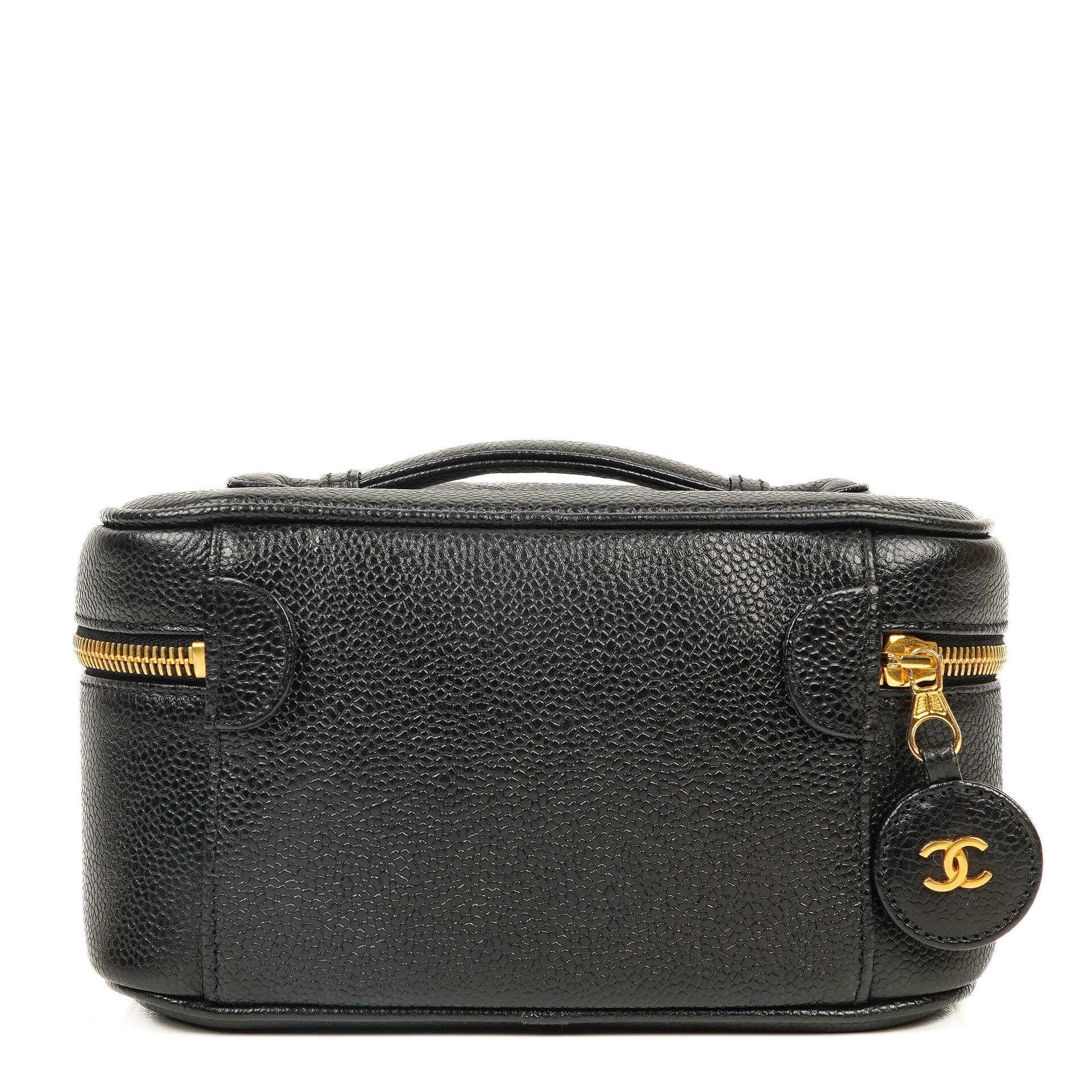 Chanel Kosmetikkoffer aus schwarzem gestepptem Leder