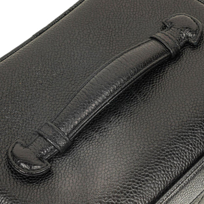 Chanel Kosmetikkoffer aus schwarzem gestepptem Leder