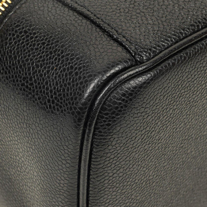 Chanel Kosmetikkoffer aus schwarzem gestepptem Leder