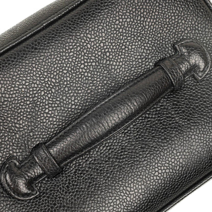 Chanel Kosmetikkoffer aus schwarzem gestepptem Leder