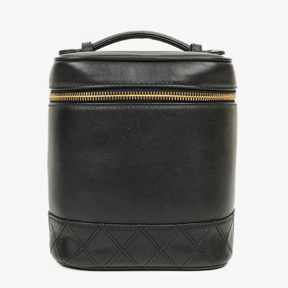 Chanel Kosmetikkoffer aus schwarzem gestepptem Leder