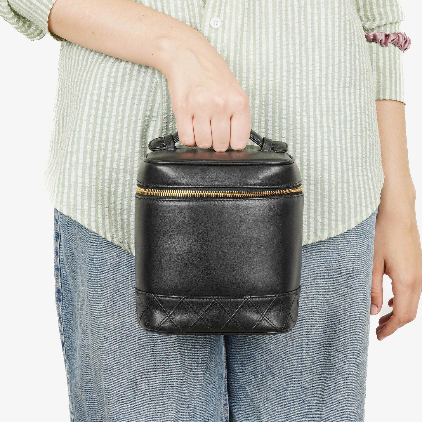 Chanel Kosmetikkoffer aus schwarzem gestepptem Leder