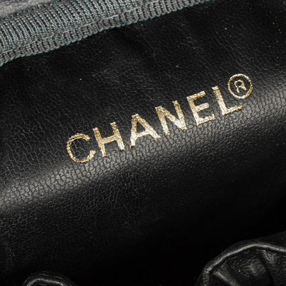 Chanel Kosmetikkoffer aus schwarzem gestepptem Leder