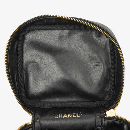 Chanel Kosmetikkoffer aus schwarzem gestepptem Leder