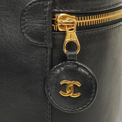 Chanel Kosmetikkoffer aus schwarzem gestepptem Leder