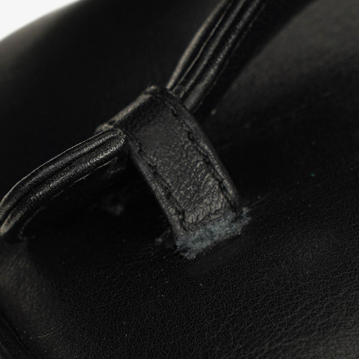 Chanel Kosmetikkoffer aus schwarzem gestepptem Leder