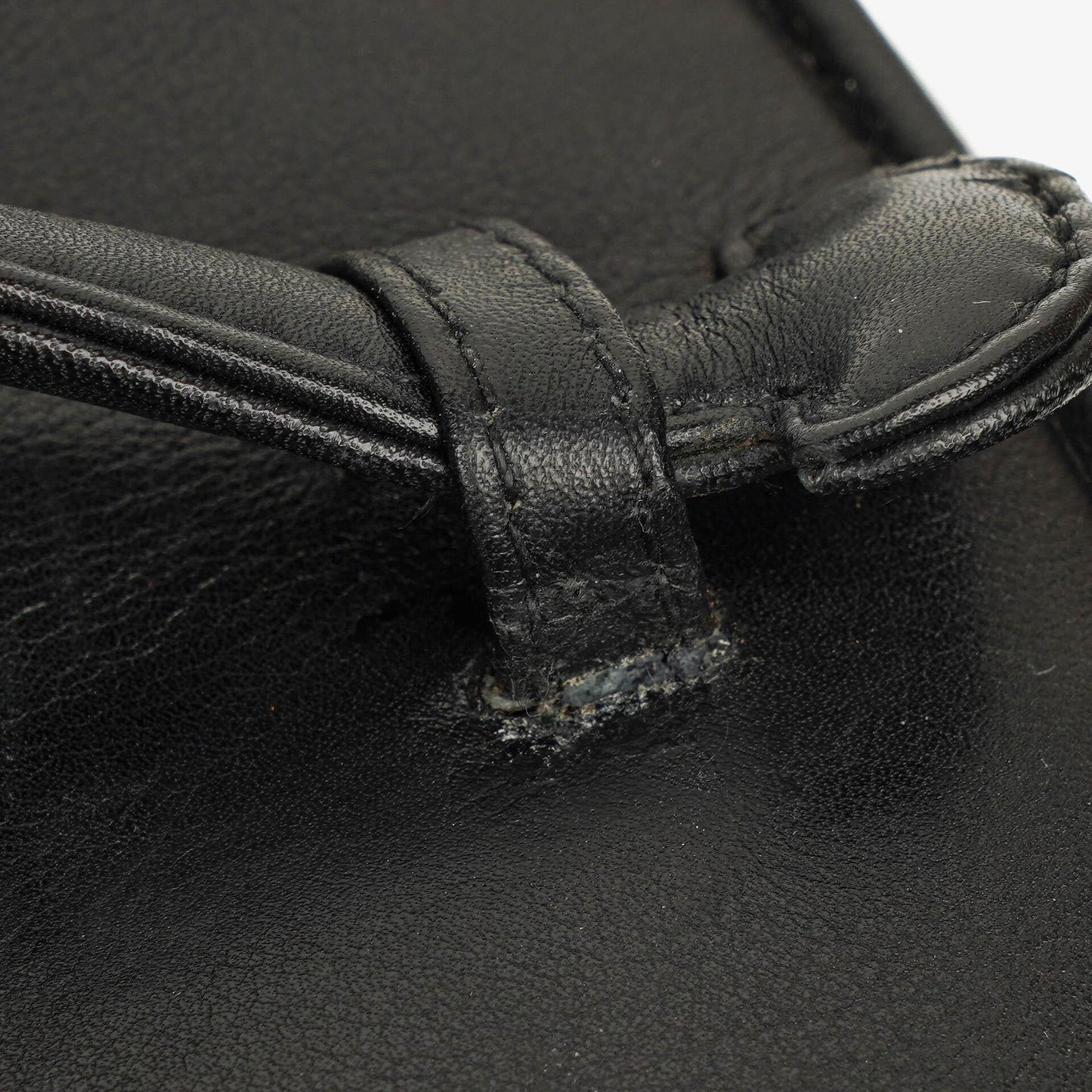 Chanel Kosmetikkoffer aus schwarzem gestepptem Leder