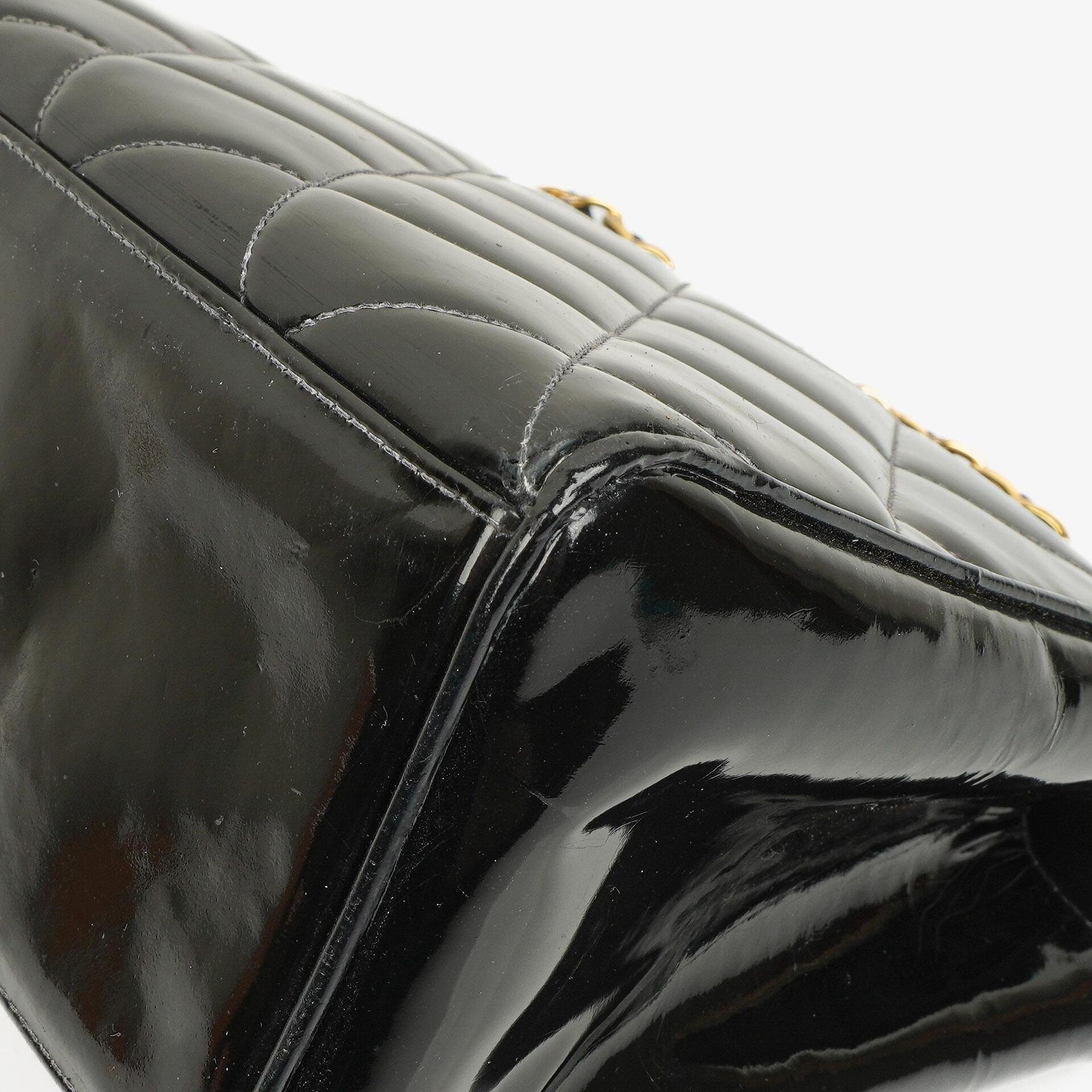 Chanel CC Flap Doppelketten-Tasche aus schwarzem gestepptem Patentleder