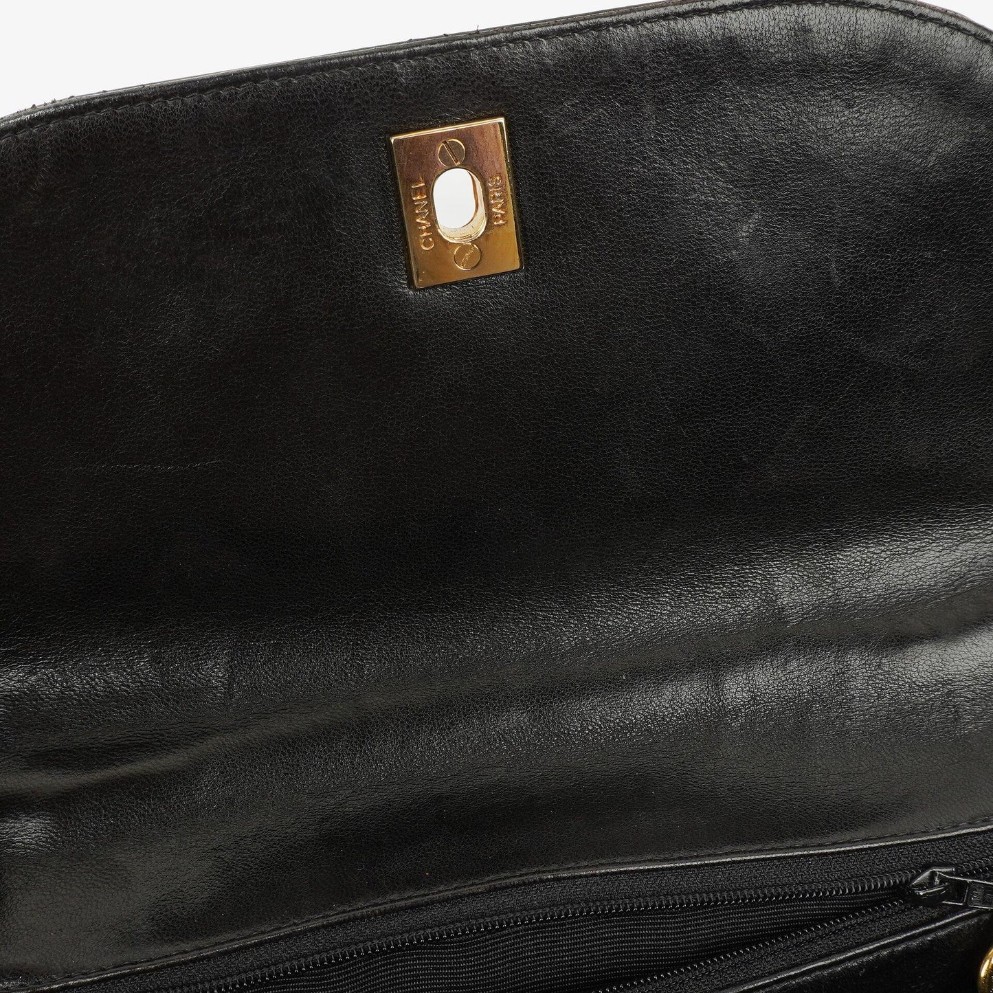 Chanel CC Flap Doppelketten-Tasche aus schwarzem gestepptem Patentleder