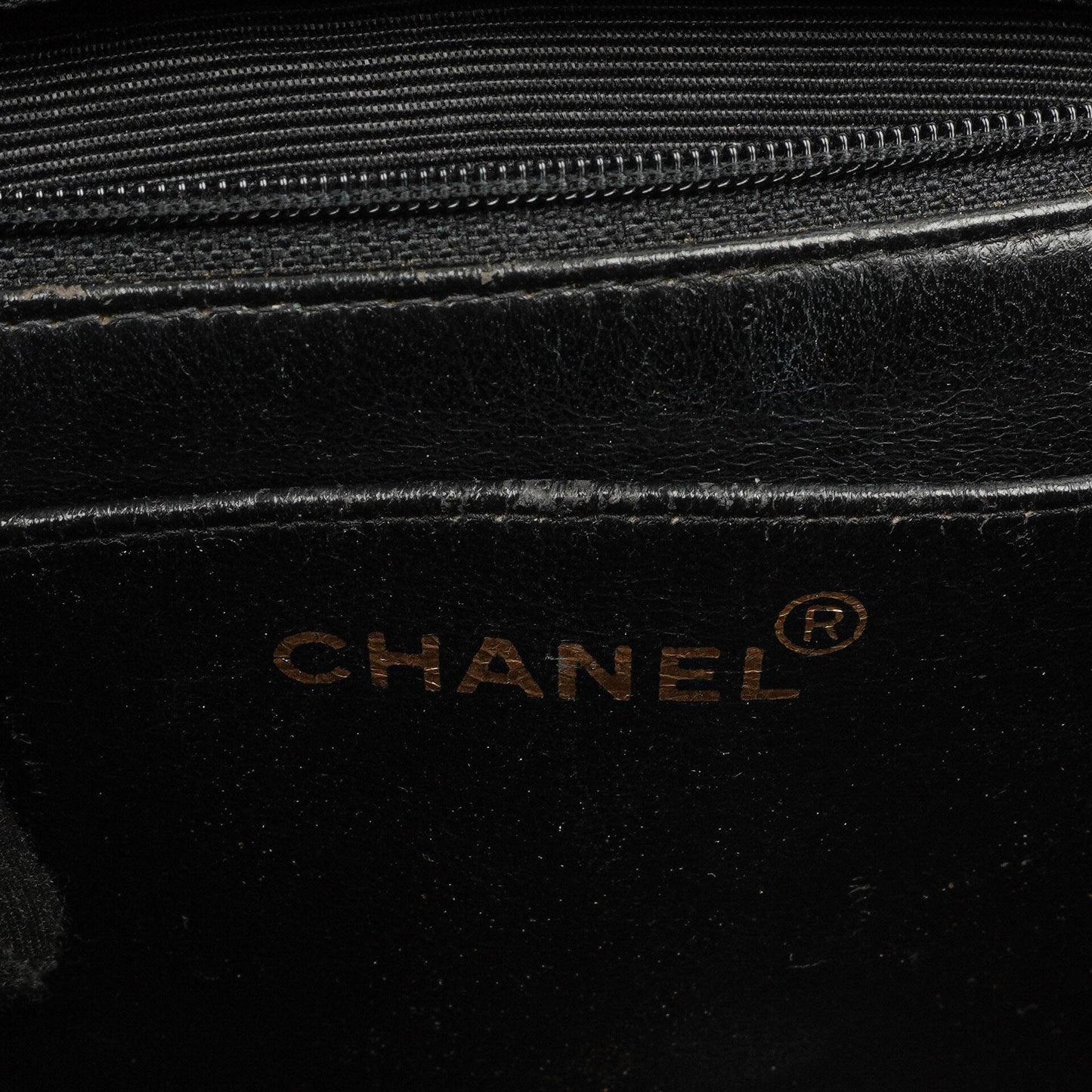 Chanel CC Flap Doppelketten-Tasche aus schwarzem gestepptem Patentleder