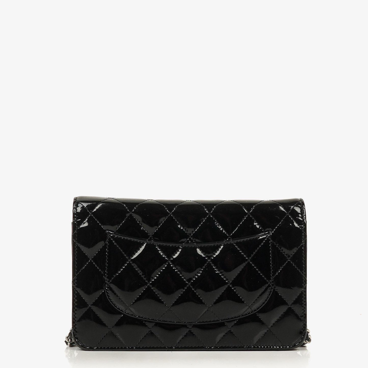 Chanel Wallet On Chain WOC aus schwarzem gestepptem Lackleder mit silberfarbenen Beschlägen