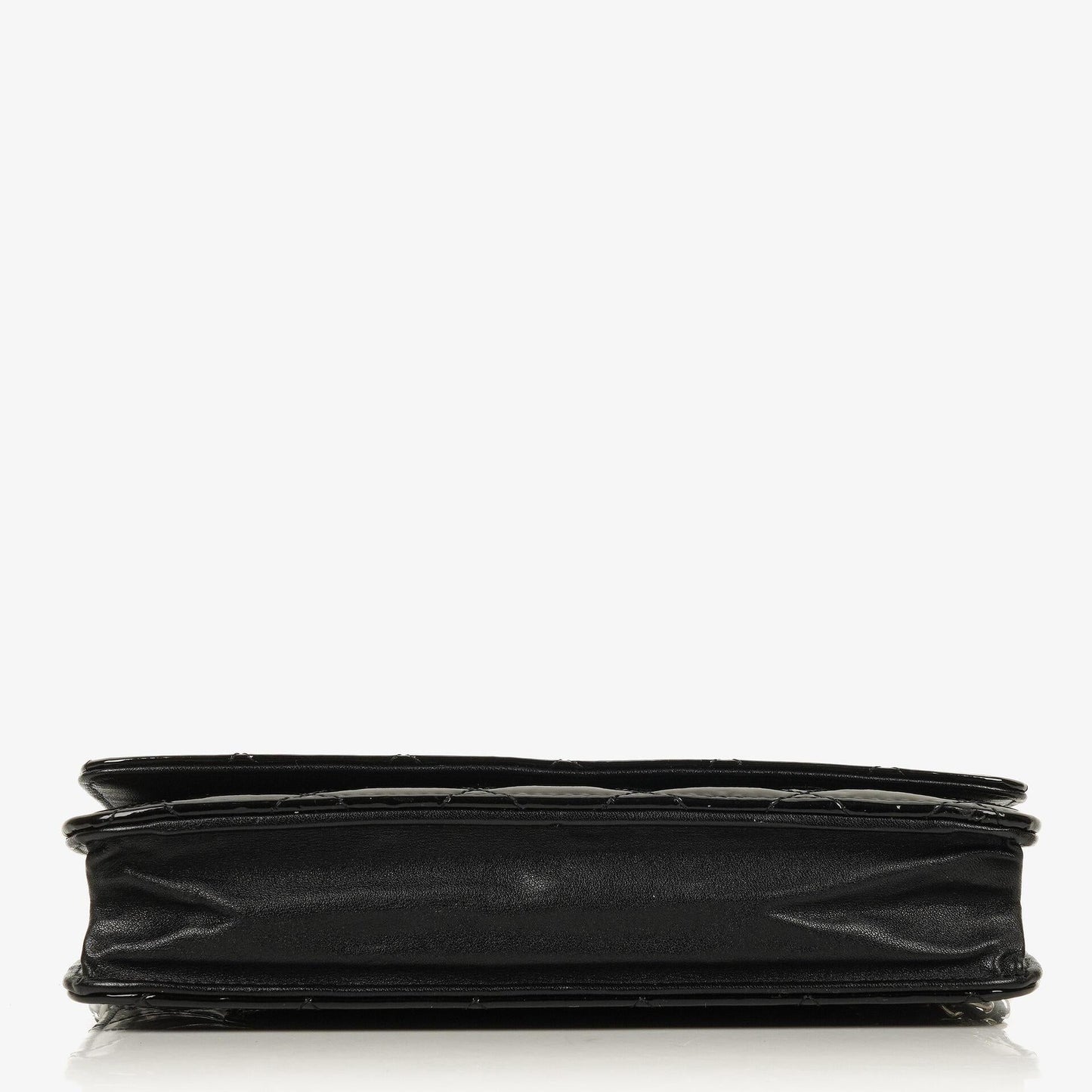 Chanel Wallet On Chain WOC aus schwarzem gestepptem Lackleder mit silberfarbenen Beschlägen